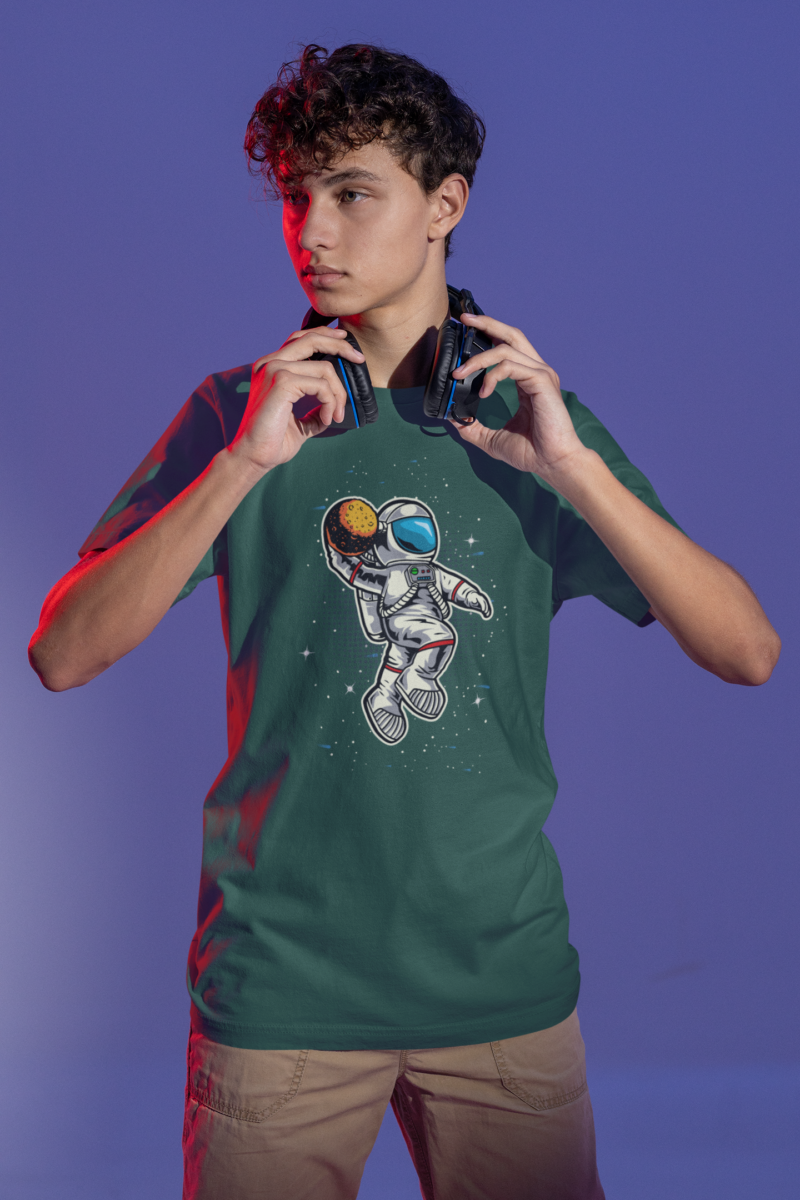 t shirt mockup of a serious gamer about to put on some headphones m28451 (3)