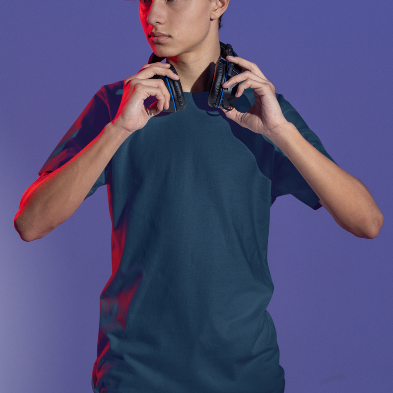 t shirt mockup of a serious gamer about to put on some headphones m28451 (4)