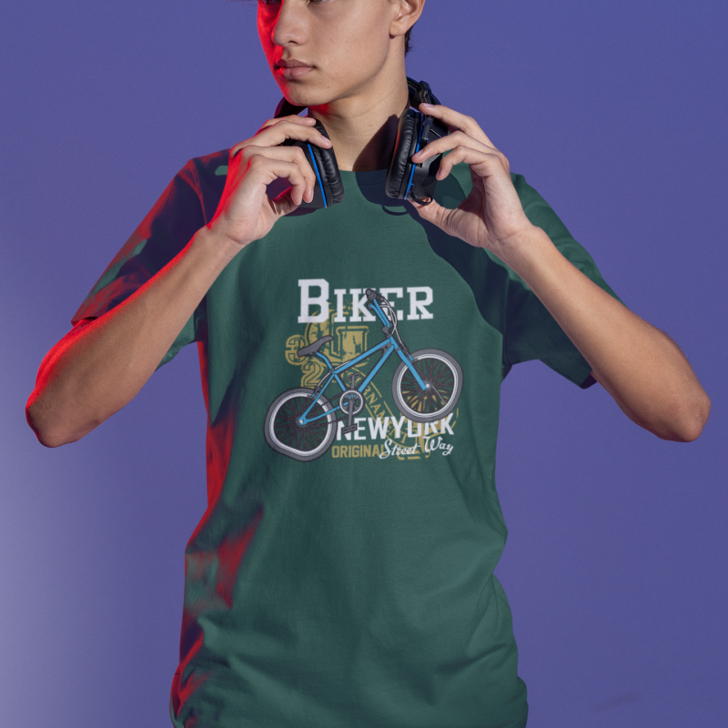t shirt mockup of a serious gamer about to put on some headphones m28451 (4)