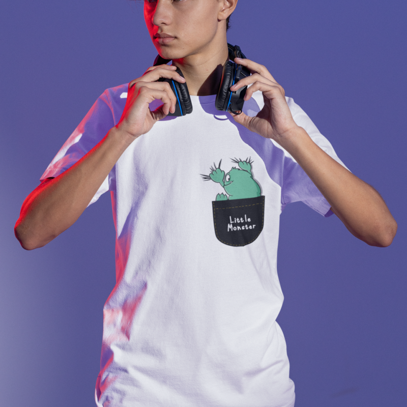 t shirt mockup of a serious gamer about to put on some headphones m28451 (4)
