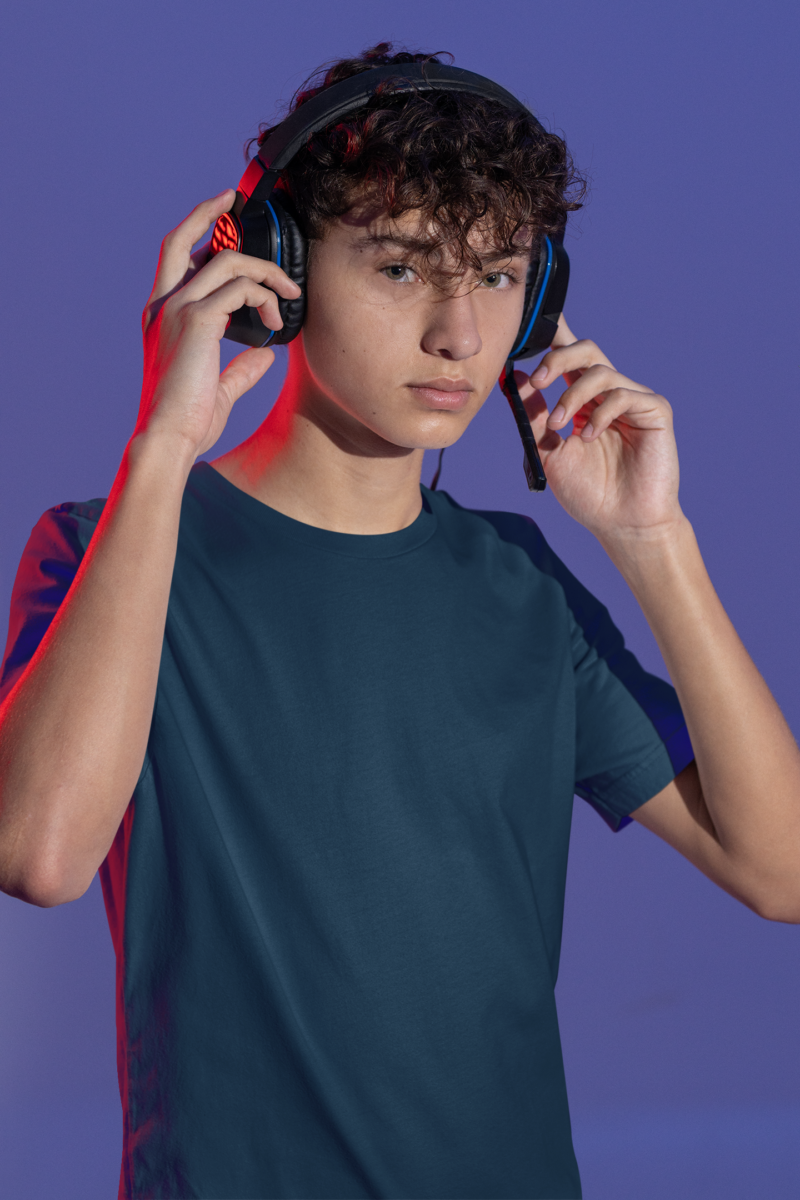 tee mockup featuring a teen gamer wearing headphones m28454 (4)